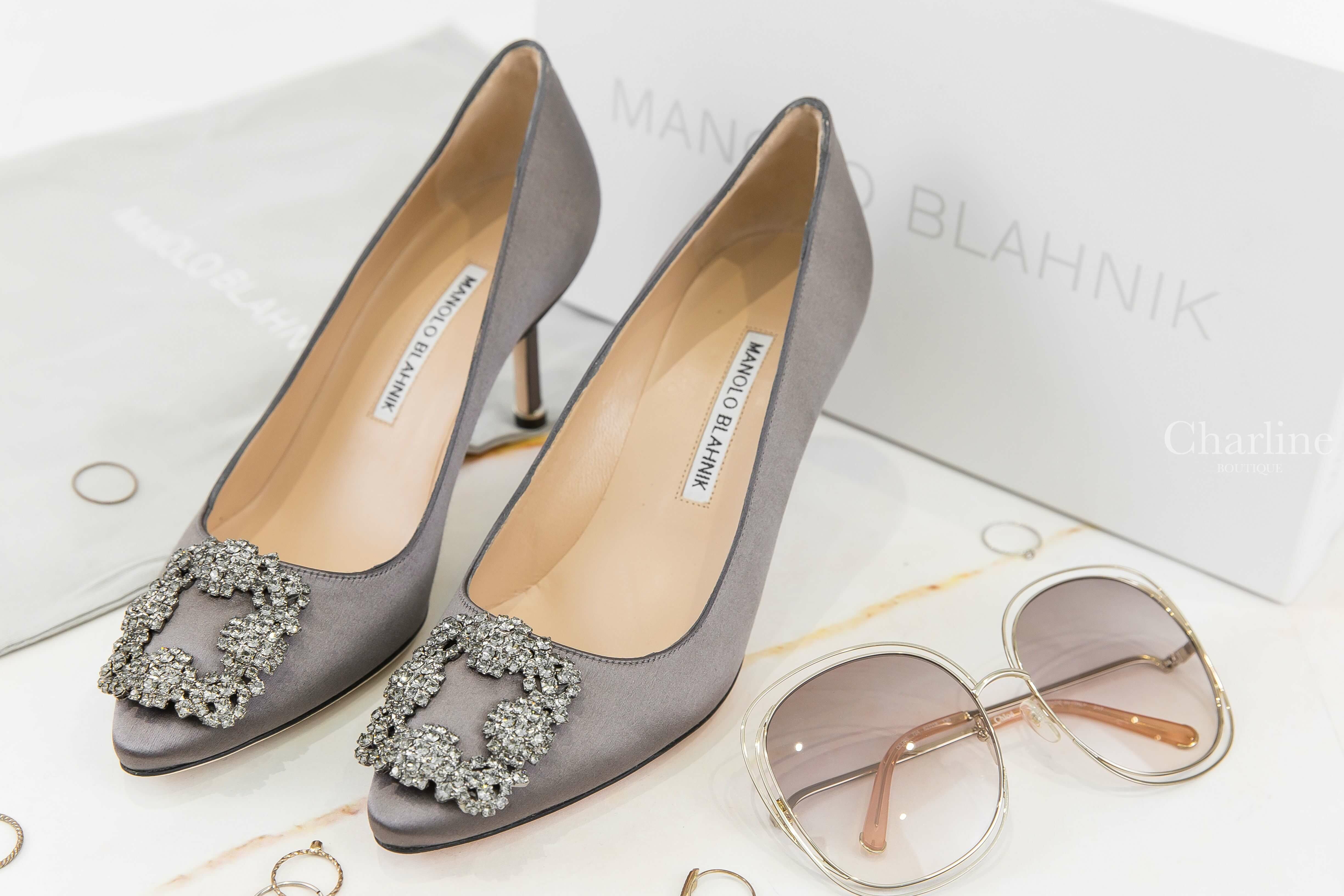 Manolo Blahnik Hangisi 深灰色絲綢灰銀鑲鑽方釦7cm細跟高跟鞋-Charline Boutique 精品代購
