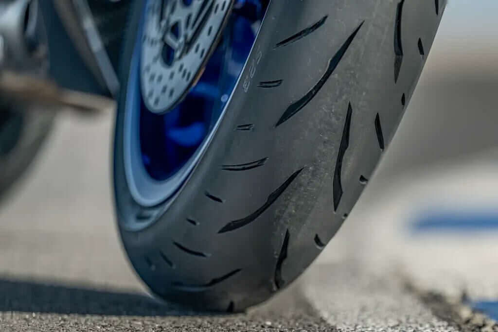 BRIDGESTONE BATTLAX HYPERSPORT S23