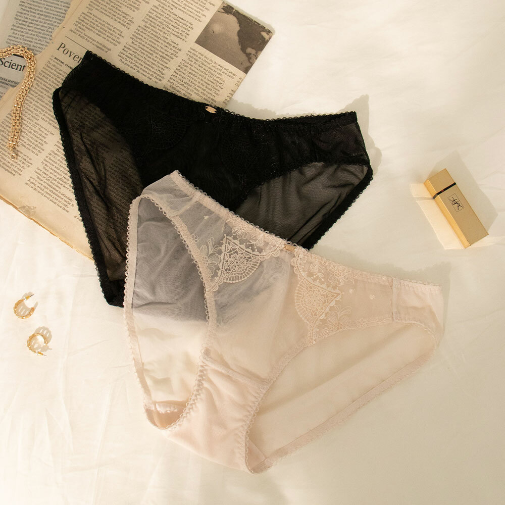 【Love Maker】Mid-Rise Lace Panty (2 colours)