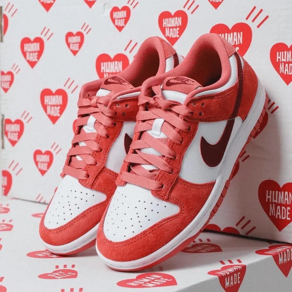 Nike Dunk Low 情人節 麂皮 草莓熊 FQ7056-100