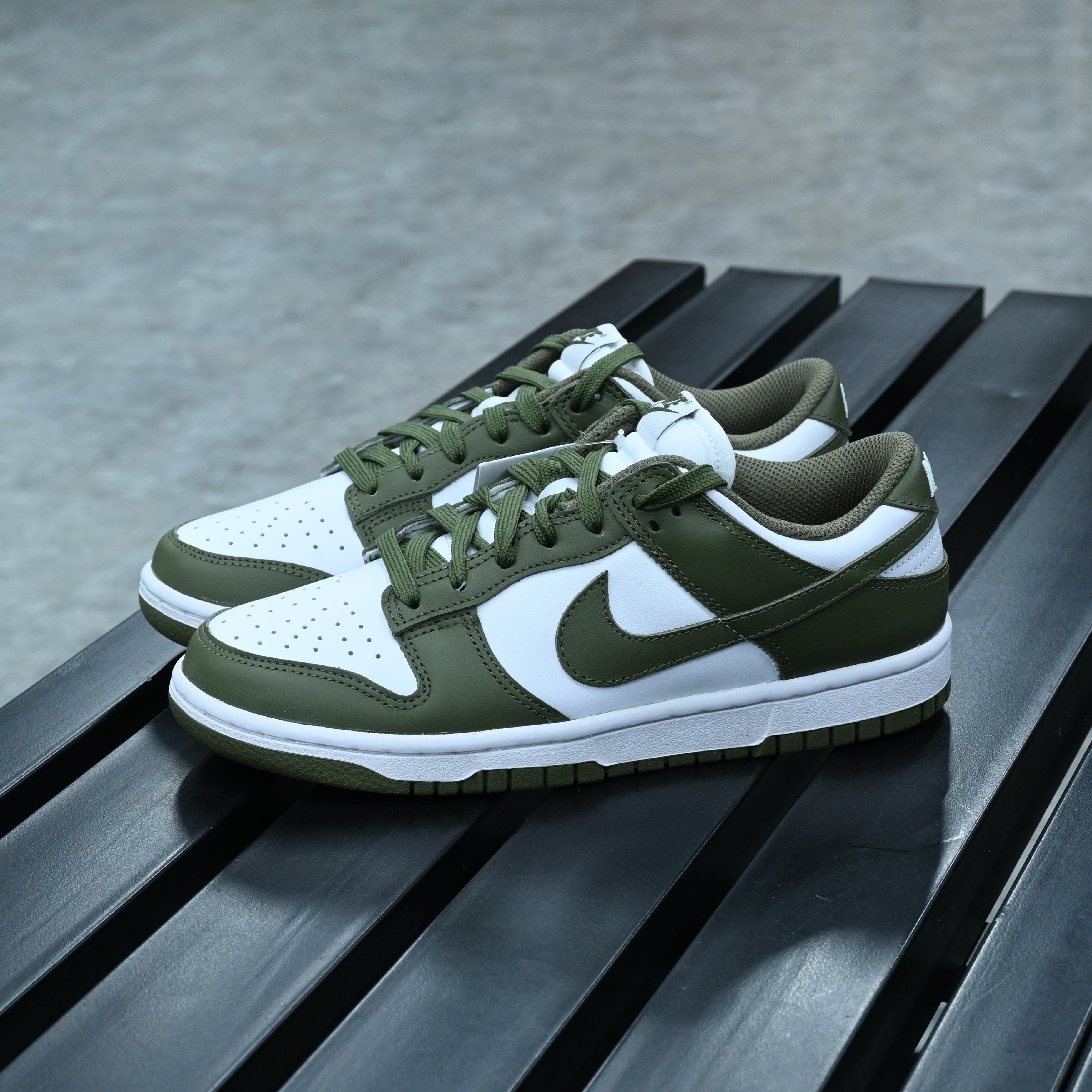 Nike Wmns Dunk Low Medium Olive DD1503-120