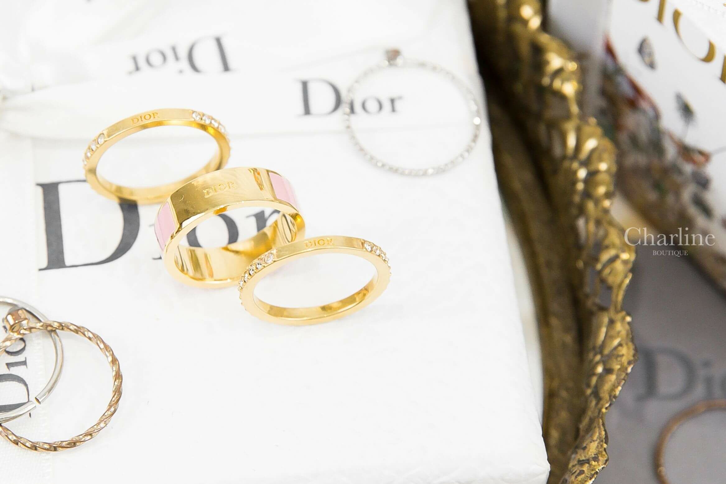 Dior Dior Code Ring Set 蜜桃粉金字水鑽戒指三件組-Charline Boutique 精品代購