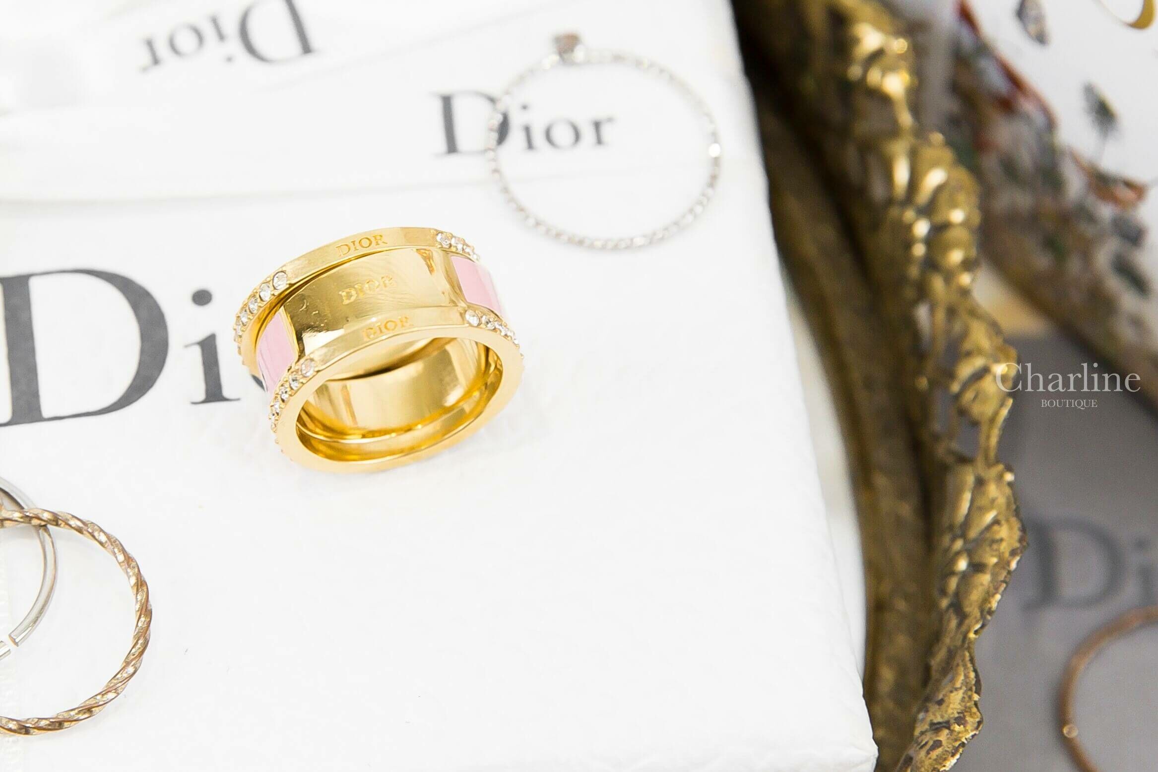 Dior Dior Code Ring Set 蜜桃粉金字水鑽戒指三件組-Charline Boutique 精品代購