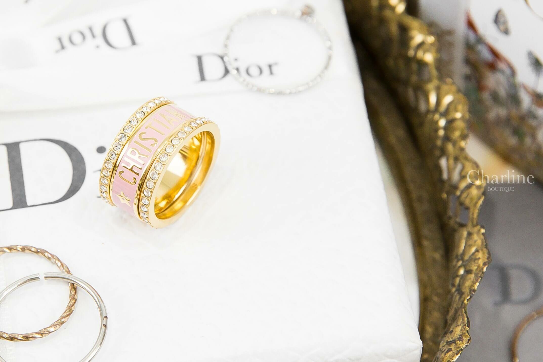 Dior Dior Code Ring Set 蜜桃粉金字水鑽戒指三件組-Charline Boutique 精品代購