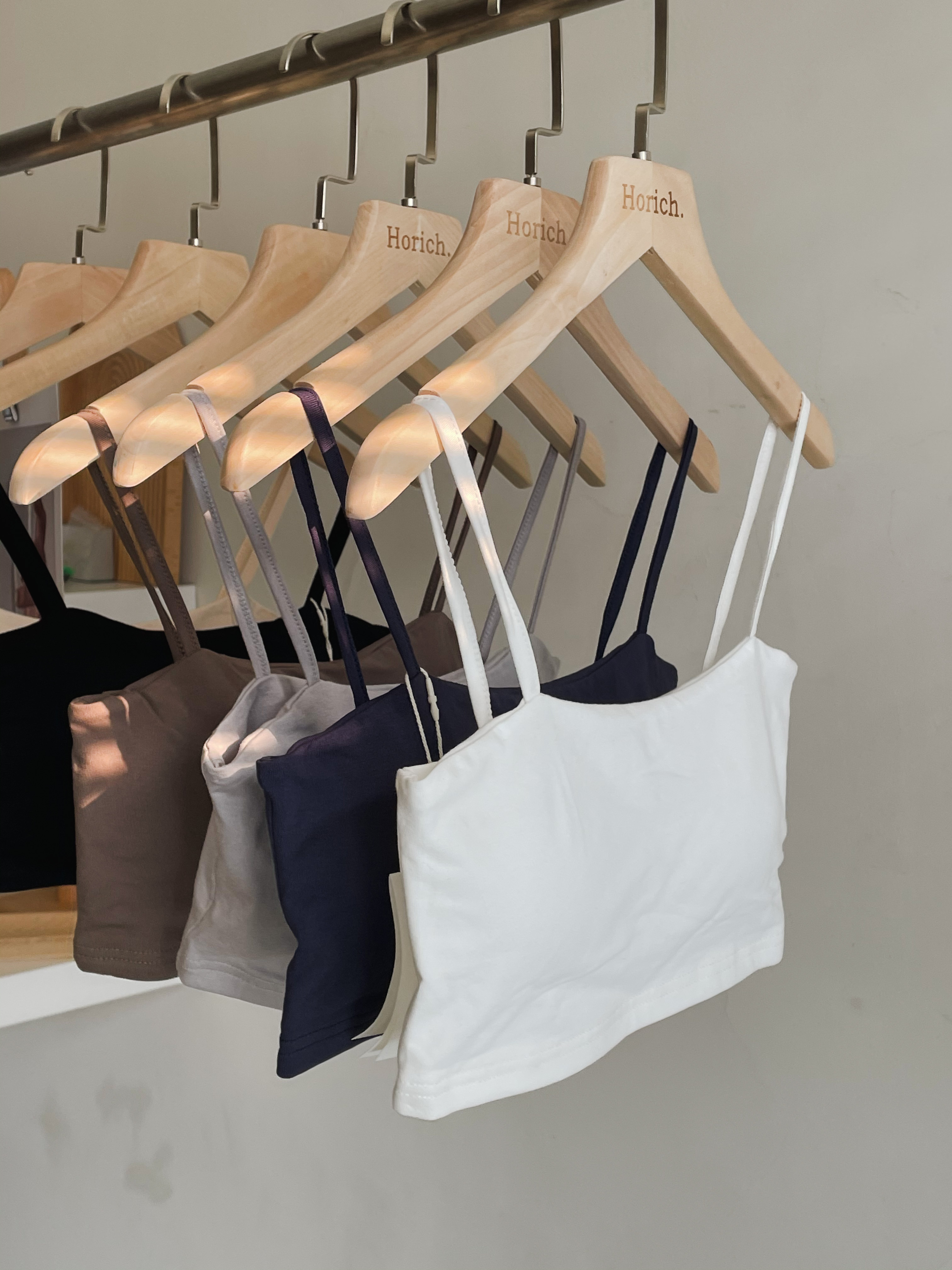 66018-大胸推薦必收款!!六色超百搭半截式bra top