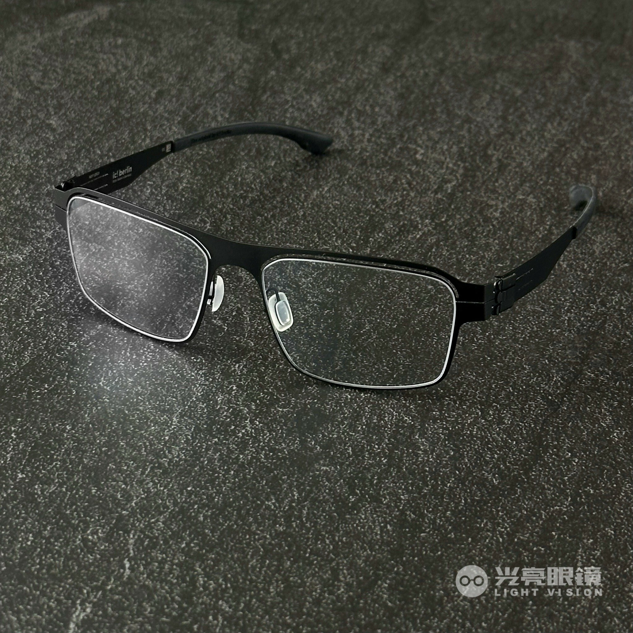 ic! berlin - M1673 d'Or／002 霧黑