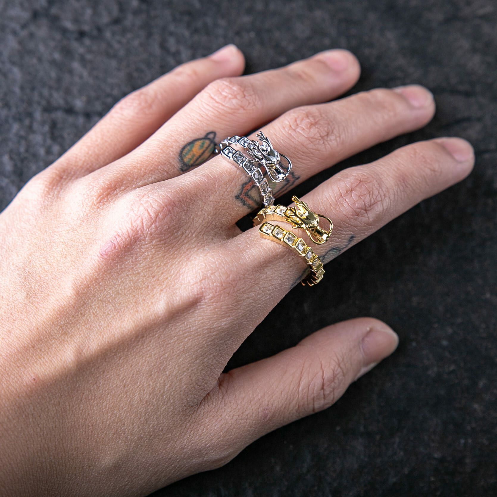 滿鑲東方龍造型戒指