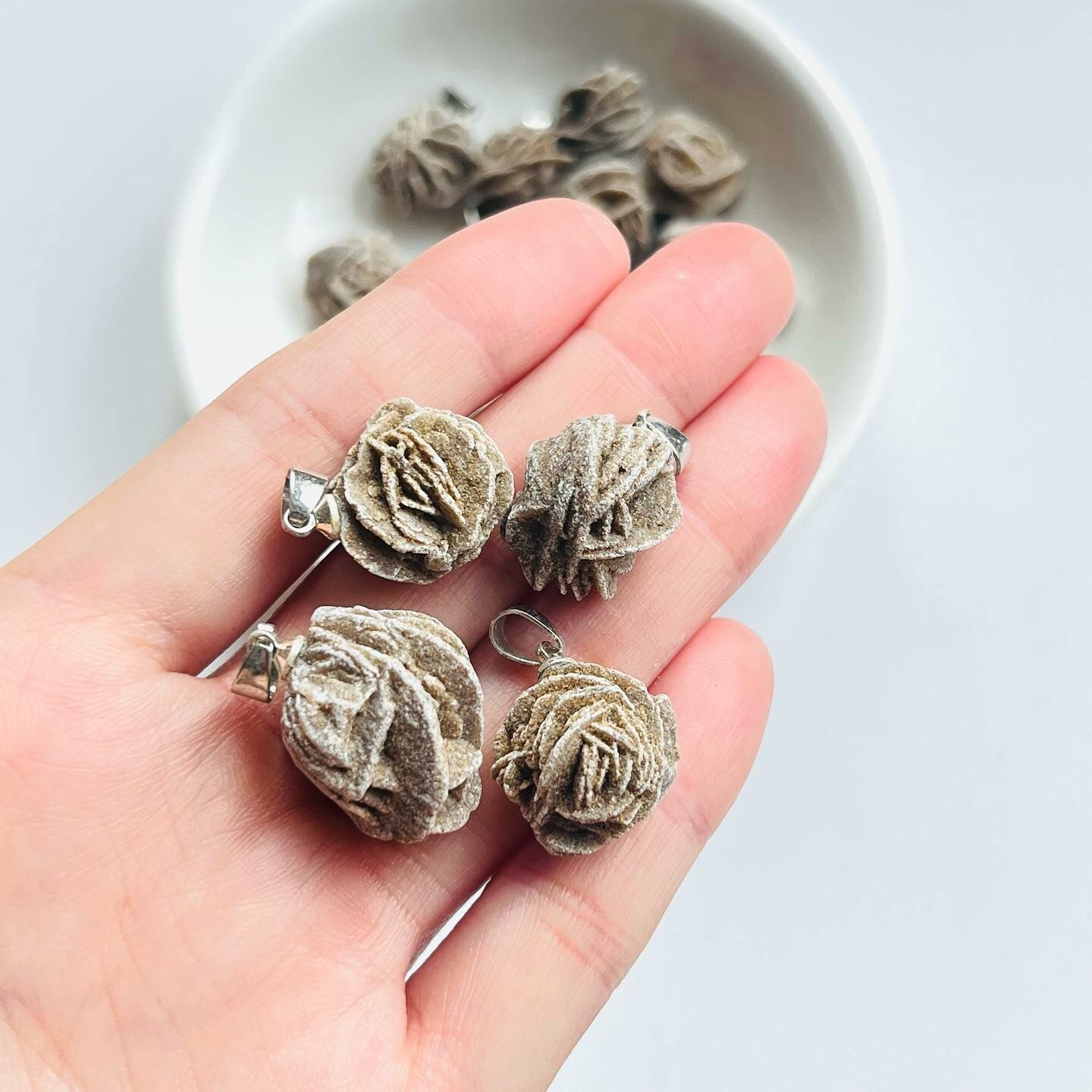 [原石] 沙漠玫瑰石吊墜