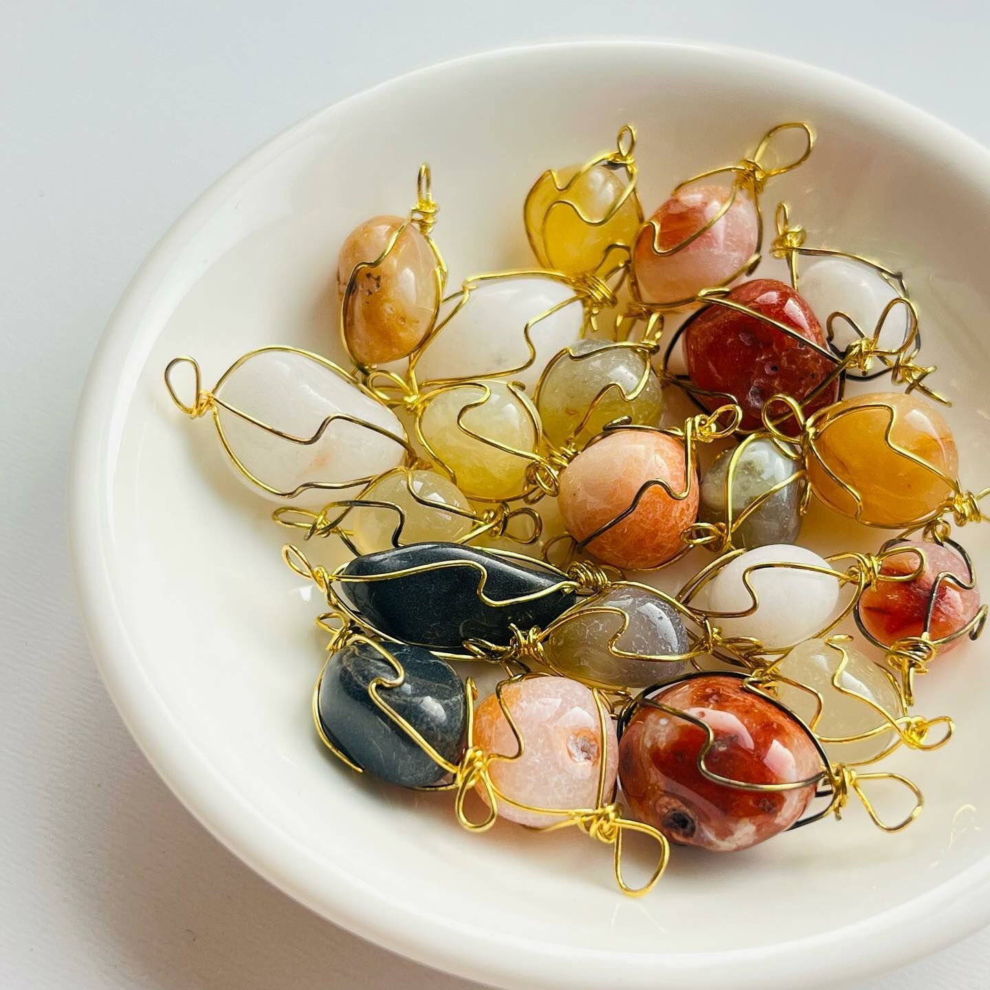 [原石] 金屬線編織水晶吊墜 瑪瑙