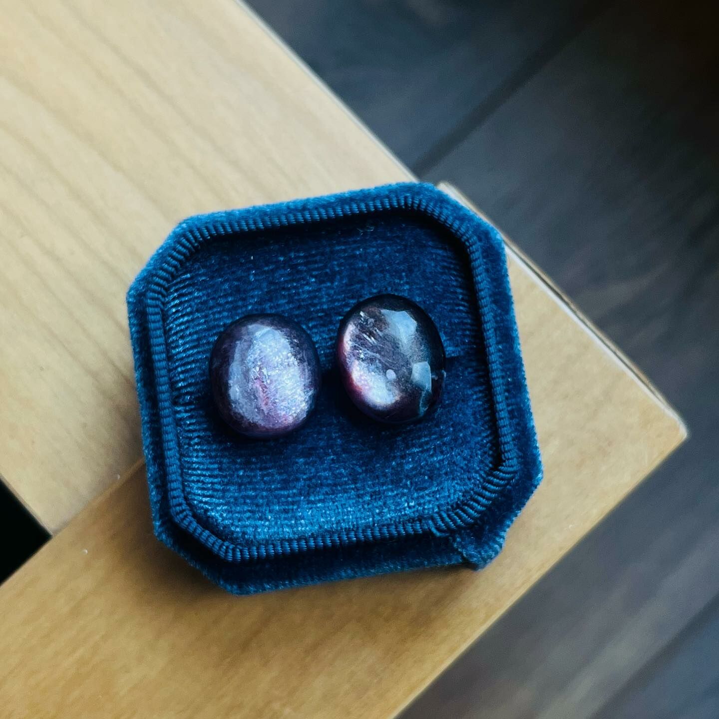 [原石] 紫鋰雲母耳環