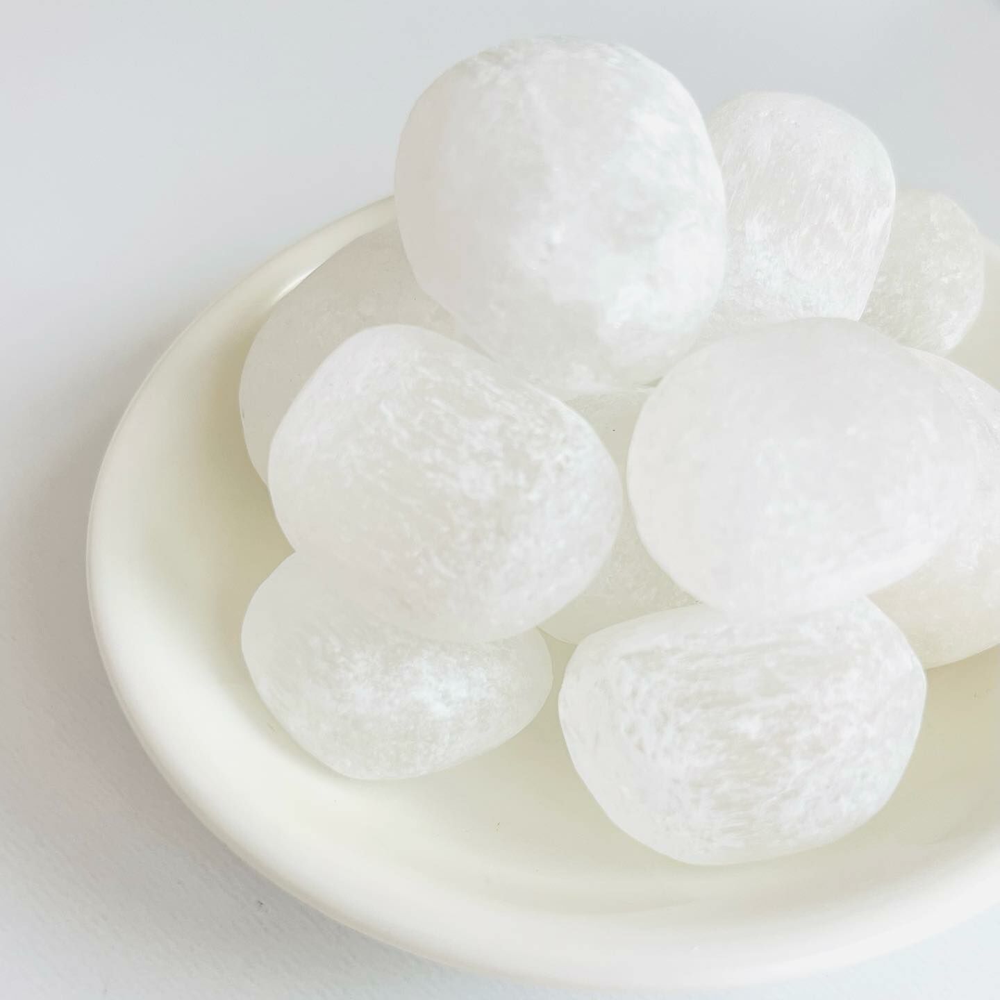 [原石] 透石膏 水晶滾石