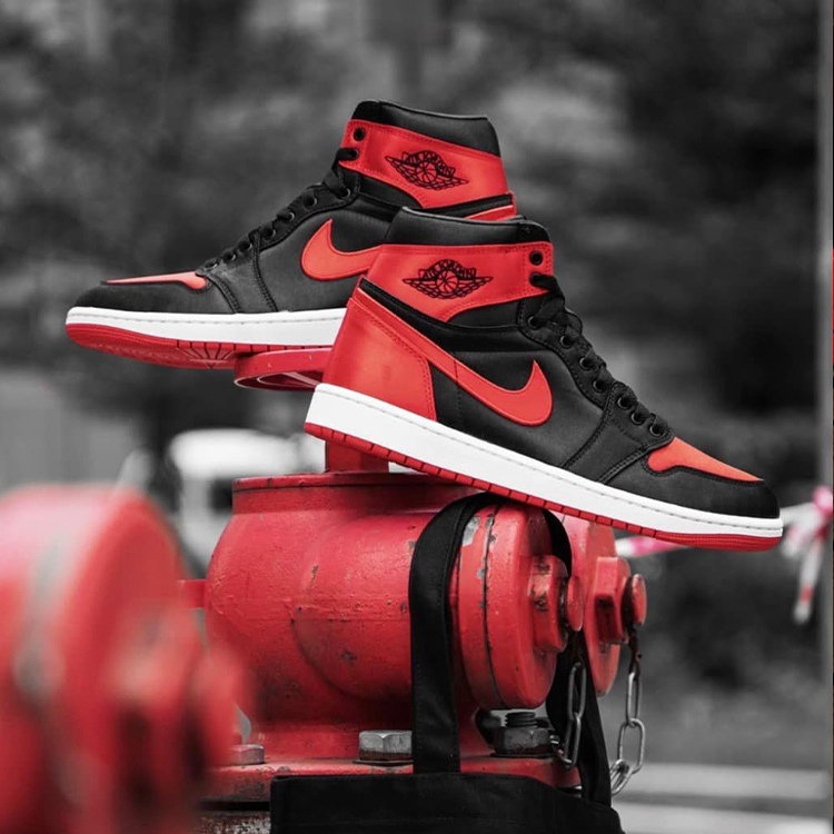 W Air Jordan 1 Retro High OG 黑紅絲綢 FD4810-061