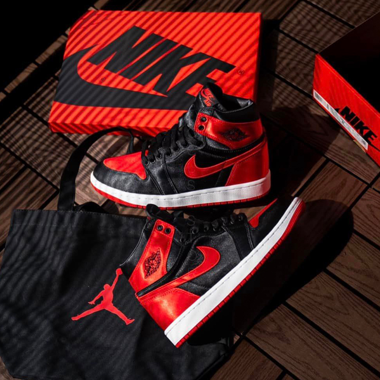 W Air Jordan 1 Retro High OG 黑紅絲綢 FD4810-061