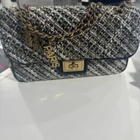 [S] KARL LAGERFELD LH0HI283 AGYNESS BOUCLE SHOULDER BAG,BLACK/GERANIUM, 194775073533 (SKL891)