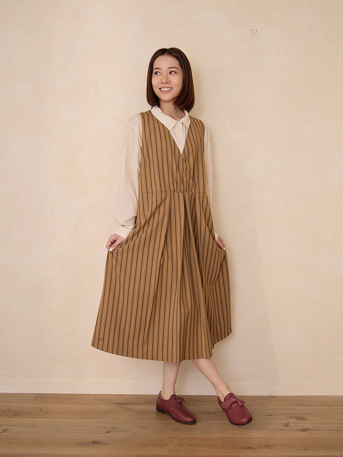 浮光線條V領背心洋裝-眼眸