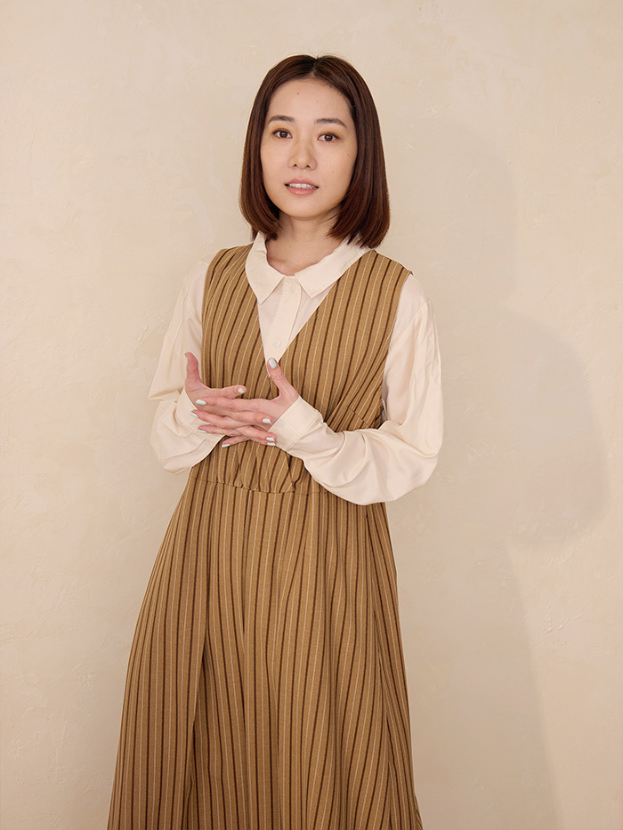 浮光線條V領背心洋裝-眼眸