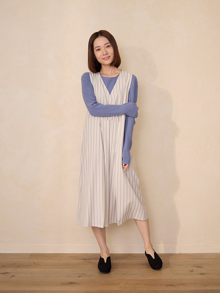 浮光線條V領背心洋裝-故事