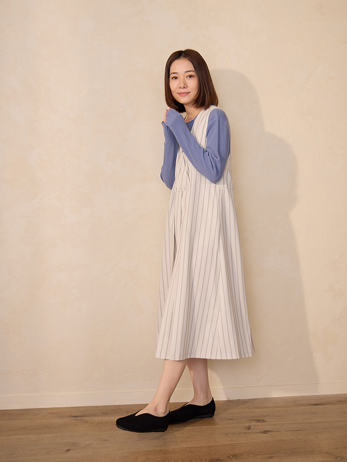 浮光線條V領背心洋裝-故事