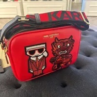 [S] KARL LAGERFELD LH3EU9BJ MAYBELLE CAMERA CROSSBODY,CRIMSON, 196788770683 (SKL920)
