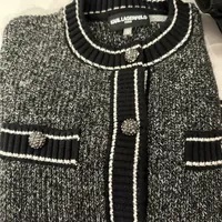 [S] KARL LAGERFELD MARLED METALLIC KNIT CREW NECK LONG SLEEVE 4-POCKET BUTTON FRONT CARDIGAN,BLACK/SOFT WHITE, L3ISS756-BLK/SFT WT (SKL921)