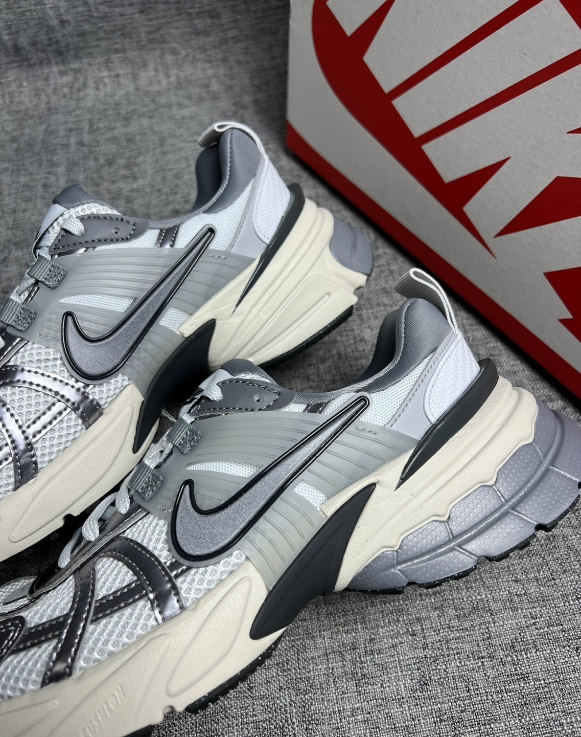 NIKE V2K Run 灰銀 雲灰色 復古 老爹鞋  Y2K 千禧年