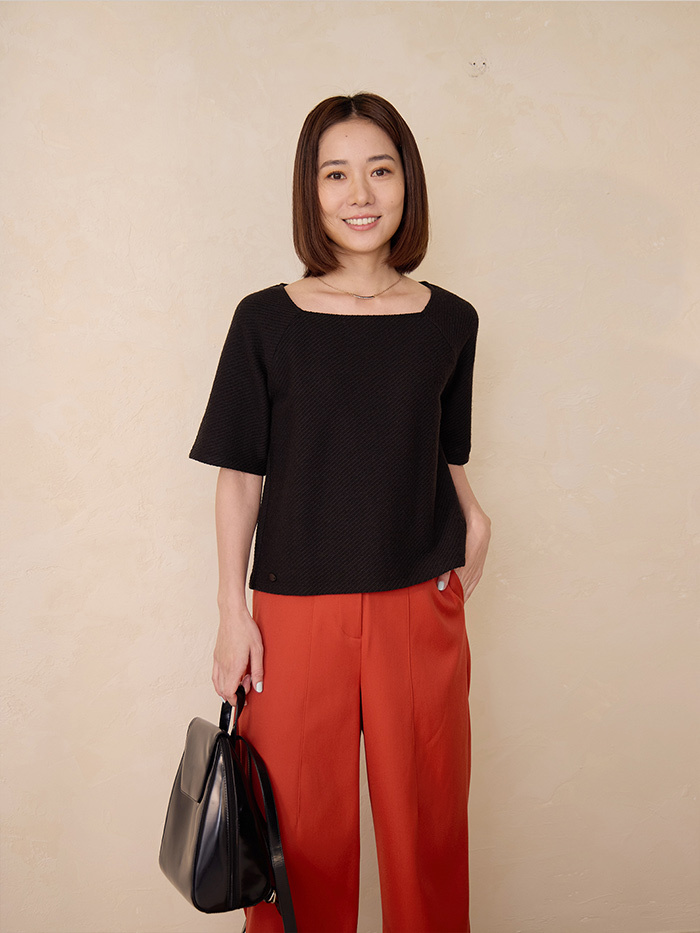 岩之花方領拉克蘭短袖毛呢上衣-墨石