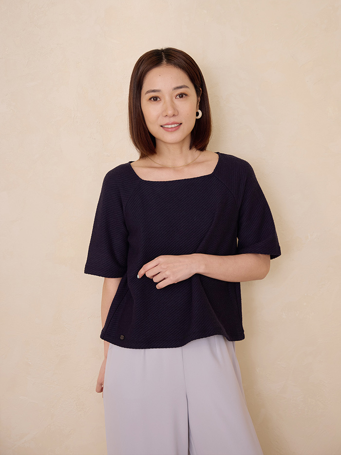 岩之花方領拉克蘭短袖毛呢上衣-藍岩