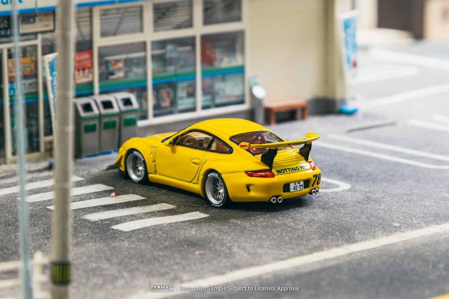 Tarmac Works 1/64 RWB 997 NOTTING HILL