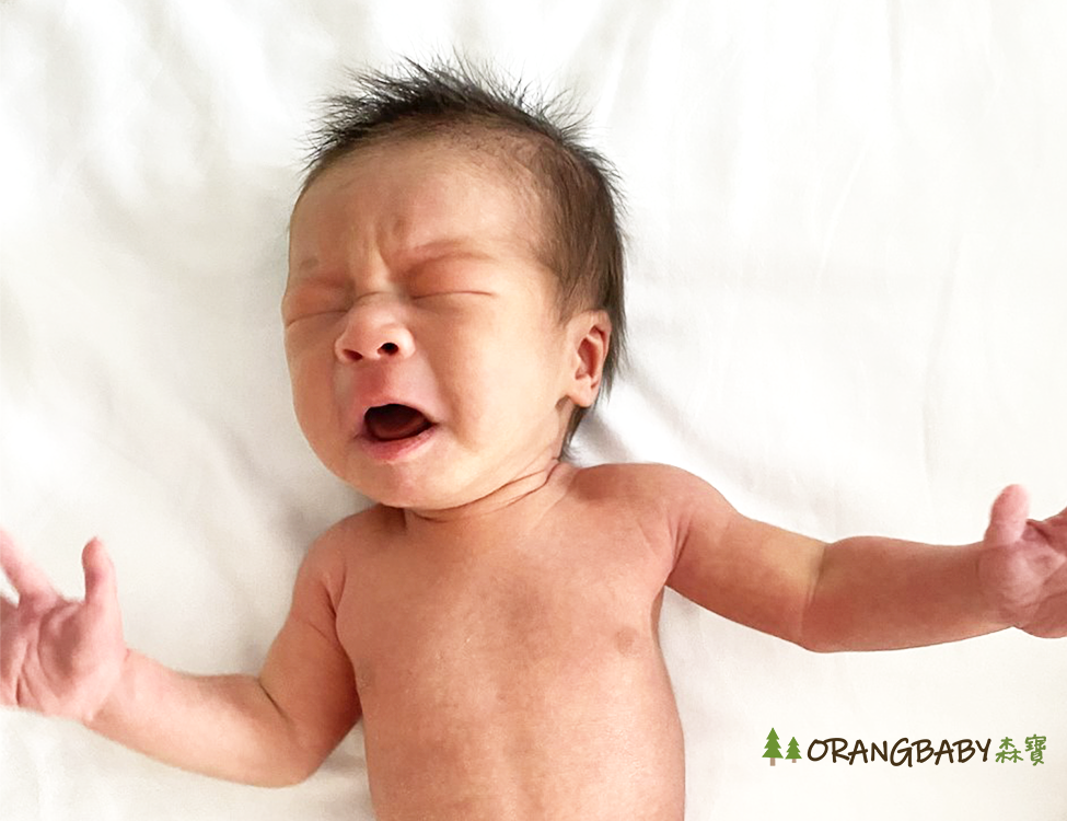 猛長期Grow Spurts哭鬧的嬰兒