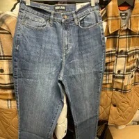 [S] DKNY SLIM STRAIGHT JEAN,HOUSTON WASH, DJ4B4004-F3M [FINAL SALE] (SD838)