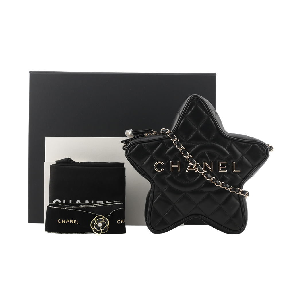 【CHANEL】24C 金色標誌菱格紋小羊皮星星包(黑色) AS4579 B15493 94305