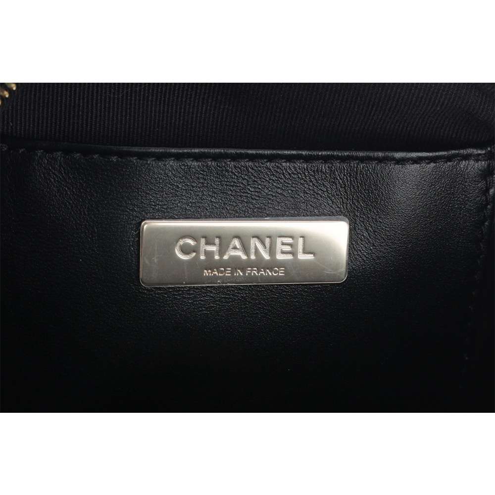 【CHANEL】24C 金色標誌菱格紋小羊皮星星包(黑色) AS4579 B15493 94305