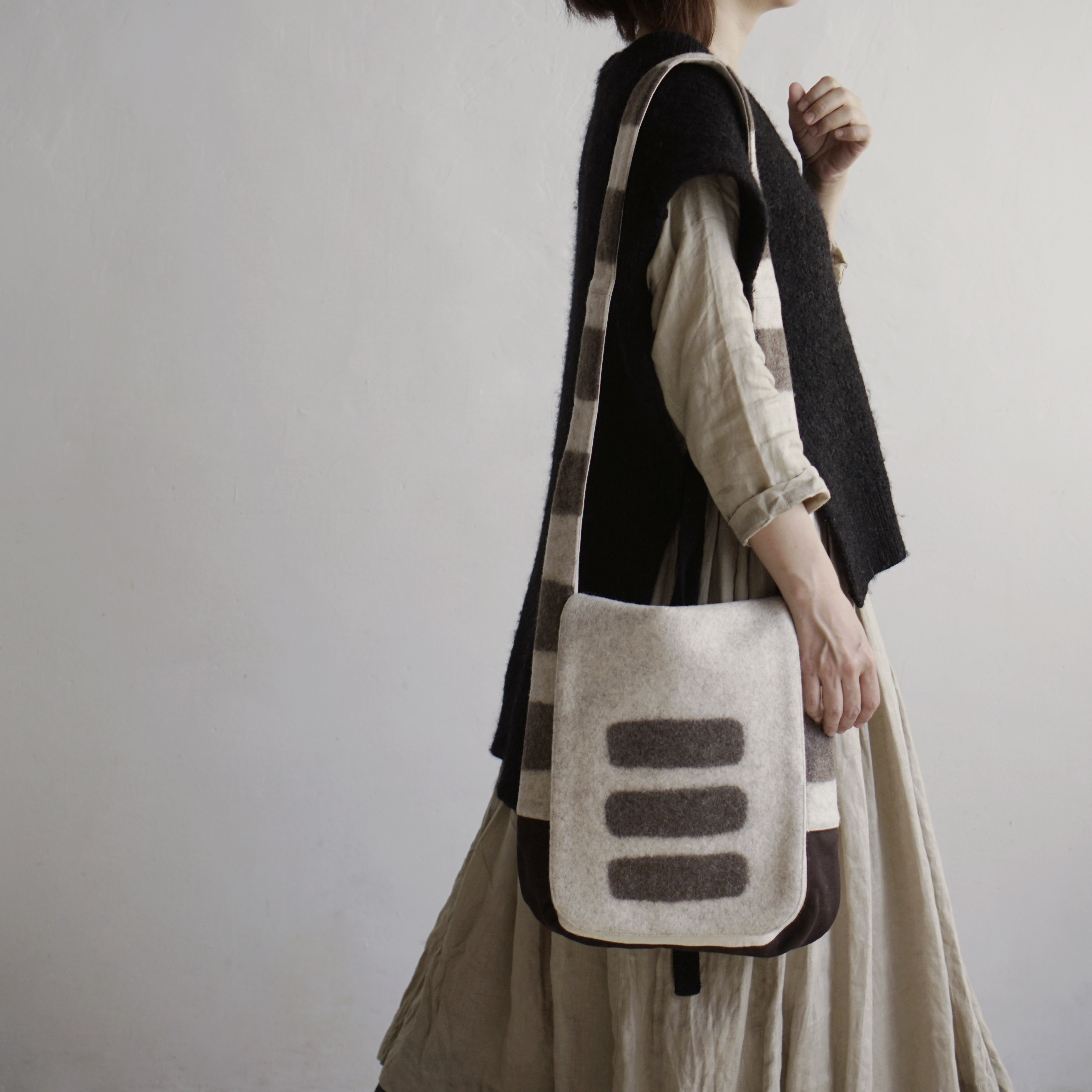 手工毛氈｜長版斜背包・流浪牧人款｜中國藏區