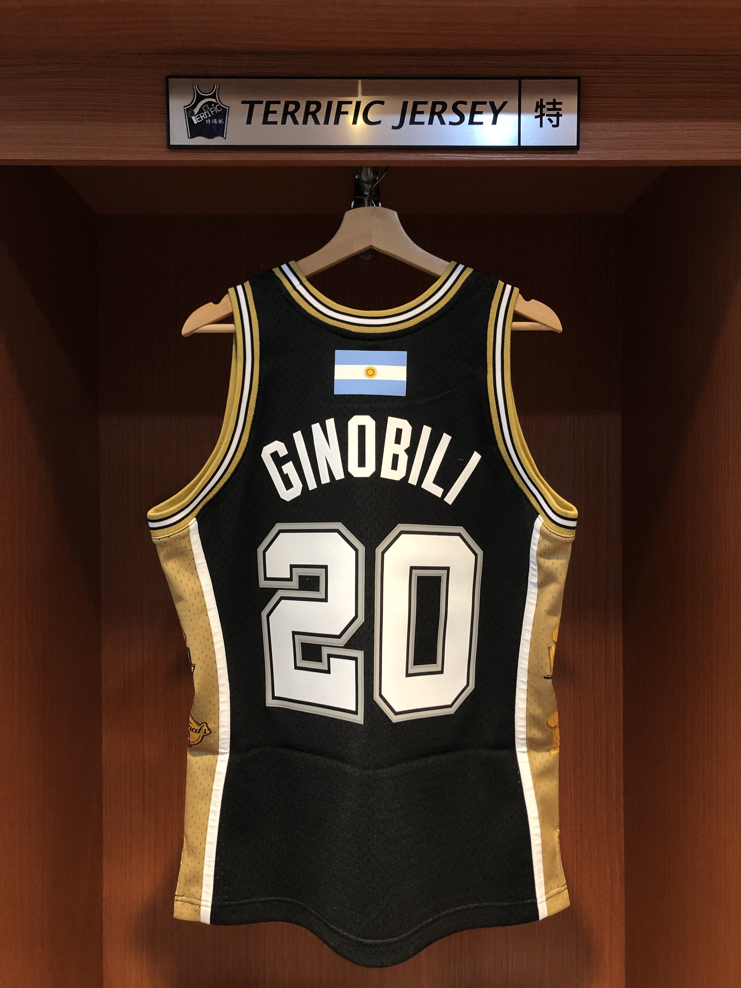 NBA球衣 Manu Ginobili 聖安東尼奧馬刺 退休紀念 阿根廷 02-18黑 M&N Swingman 球迷版 熱轉印 全新