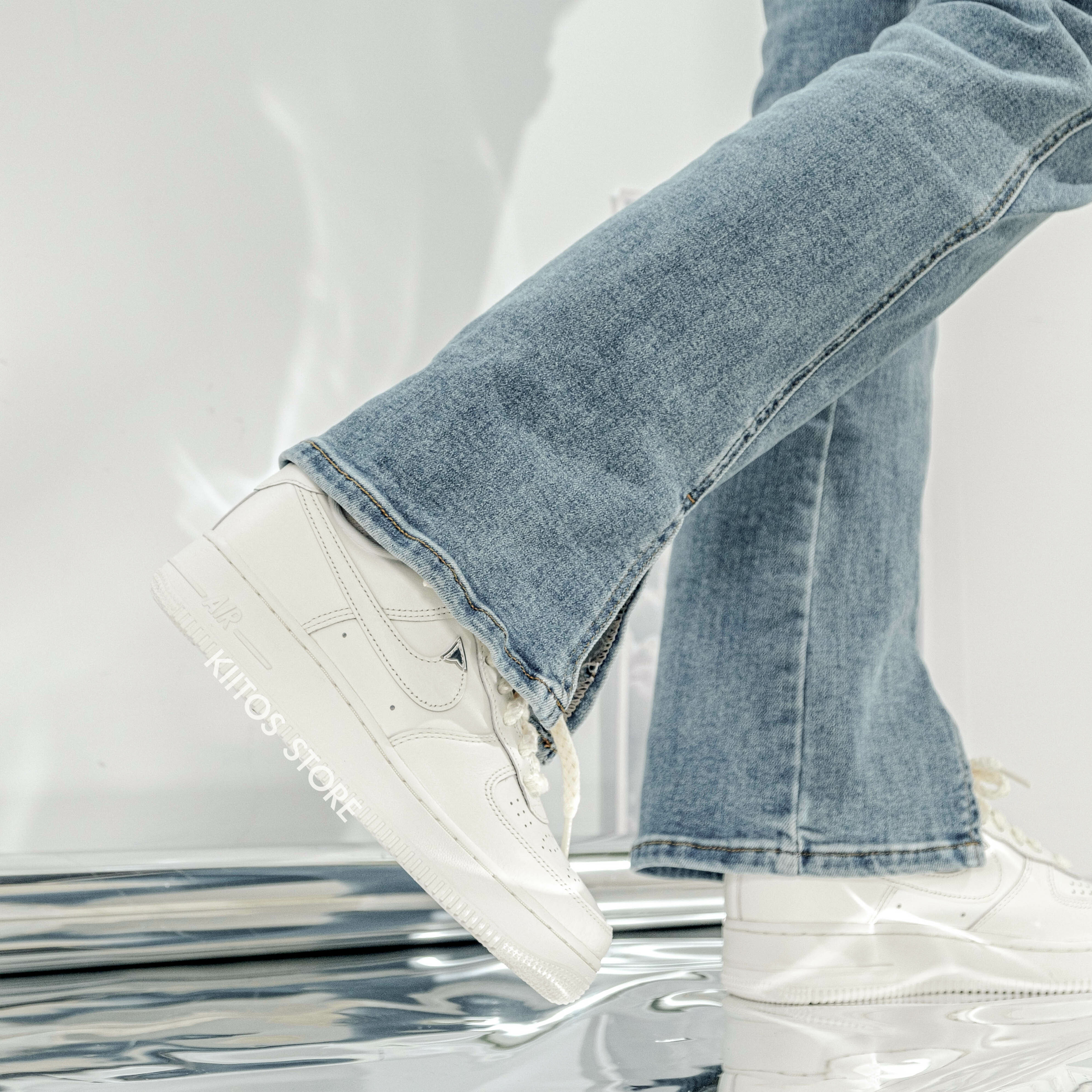 Nike Air Force 1 Low "Sail Chrome" 奶白銀角 FJ4559-133