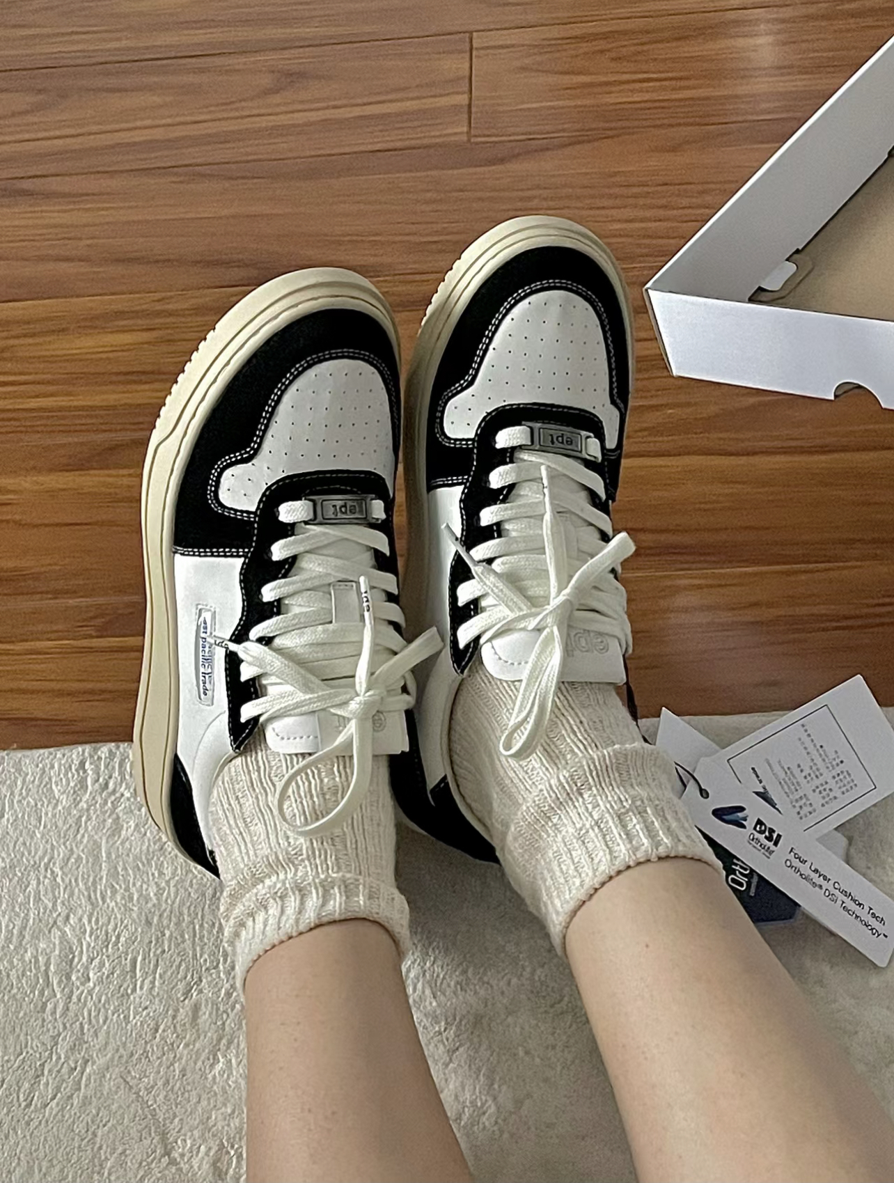 韓國🇰🇷 EPT COURT 熊貓奶油底 復古 奶油 黑白 男女款/預購