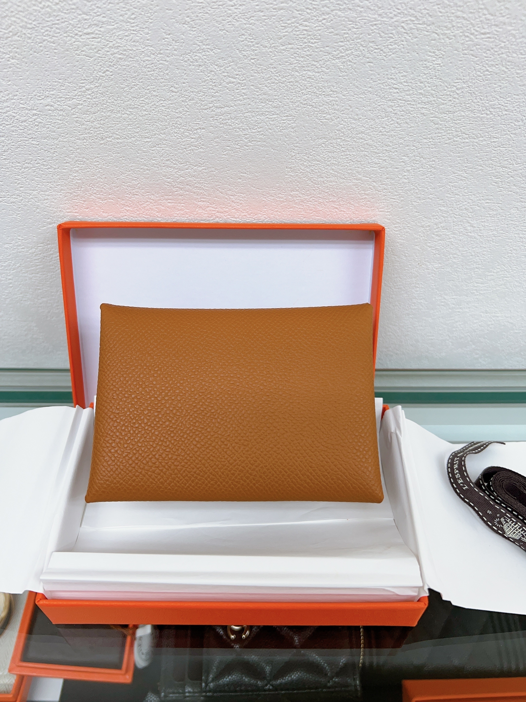 *Unused* Hermes calvi duo compact card holder (Gold)