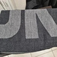 [S] DKNY D3WS1658 BIG LOGO PRINT SCARF,BLACK, 755404390867 (SD841)