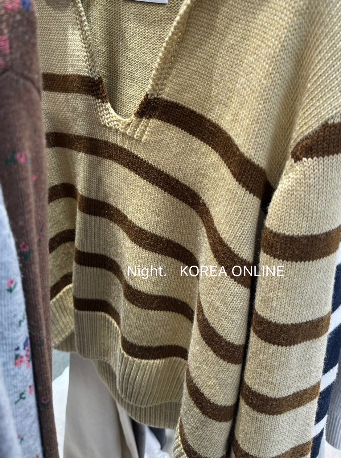 Sorry限量！設計師質感雙色條紋翻領針織(2色)