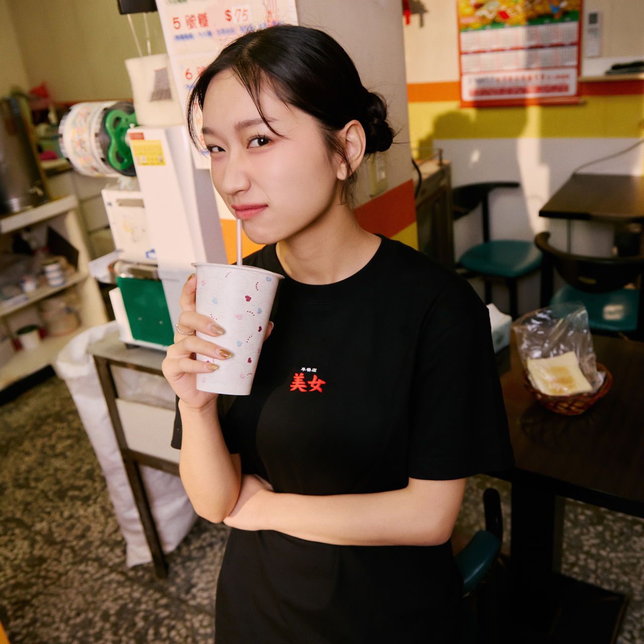 樓下早餐店Project-早餐店美女短踢