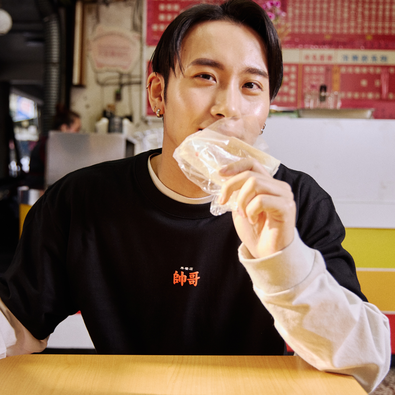 樓下早餐店Project-早餐店帥哥短踢