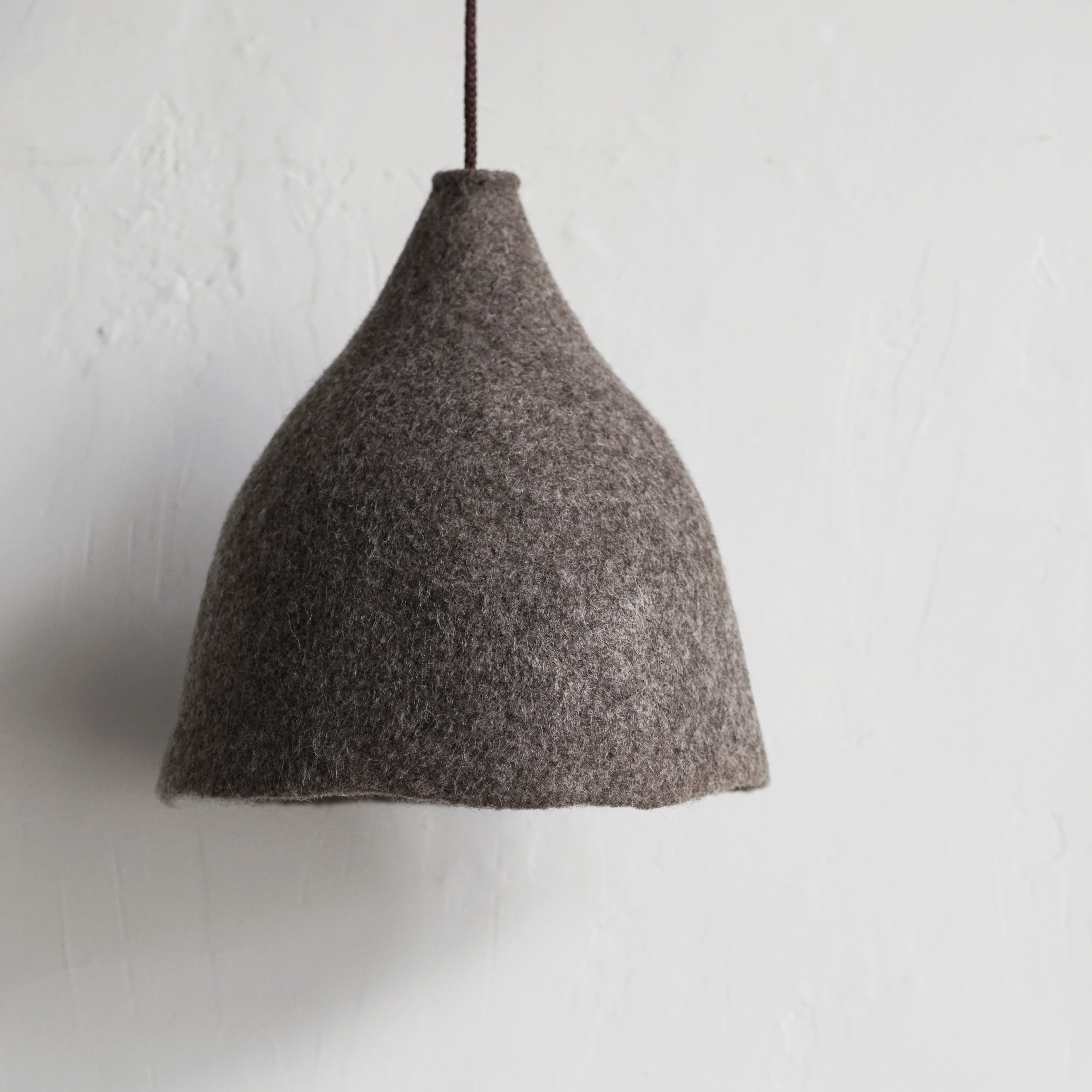 手工毛氈｜燈罩・灰｜中國藏區