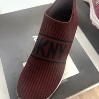 [S] DKNY PHEBE SLIP ON WEDGE,BORDEAUX, K3347386-BDX (SD848)