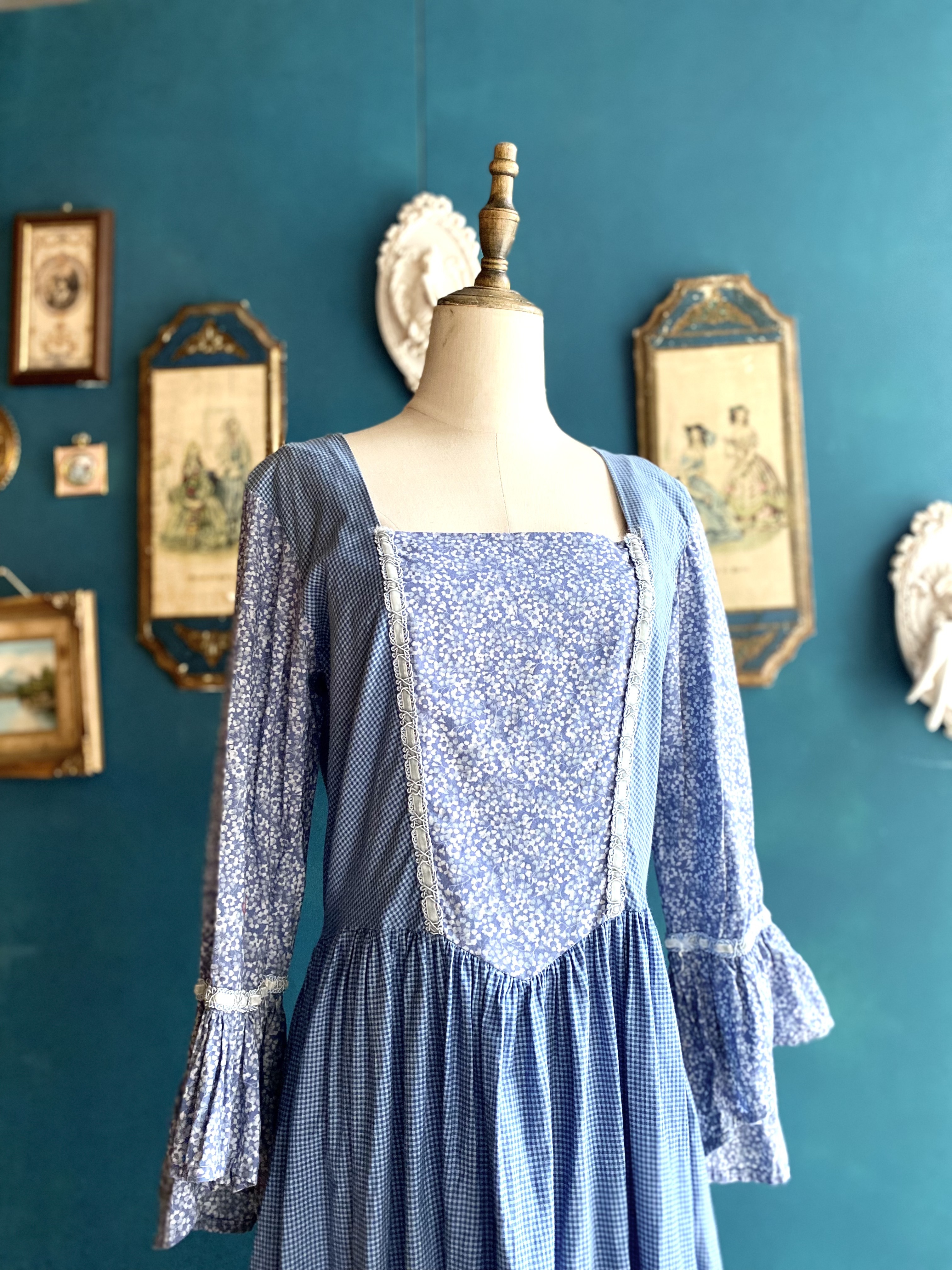 Vintage Dresses/古著鐘型袖方領藍色碎花洋裝