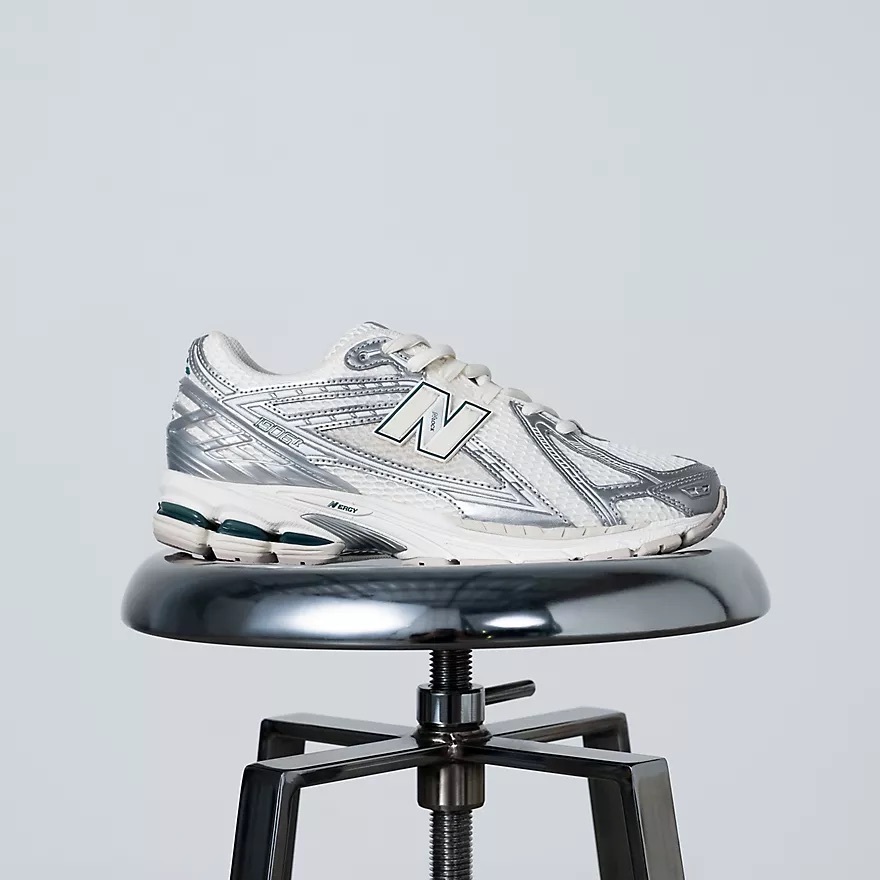 NEW BALANCE 1906R SILVER METALIC