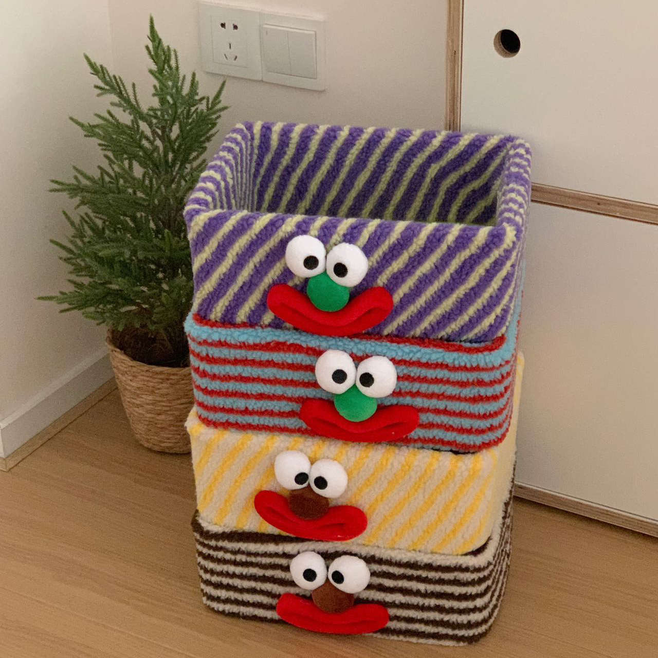 《3640》創意小丑羊羔絨收納盒