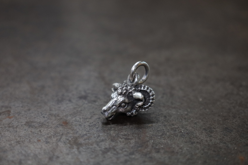 FateCo FCT-173 Sheep Head Pendant