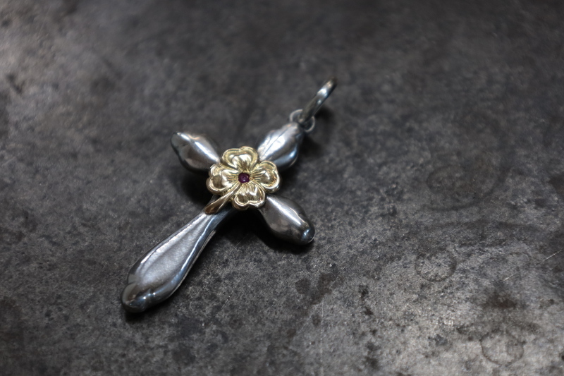 FCT-168 clover cross plain w/ K18 clover + ruby