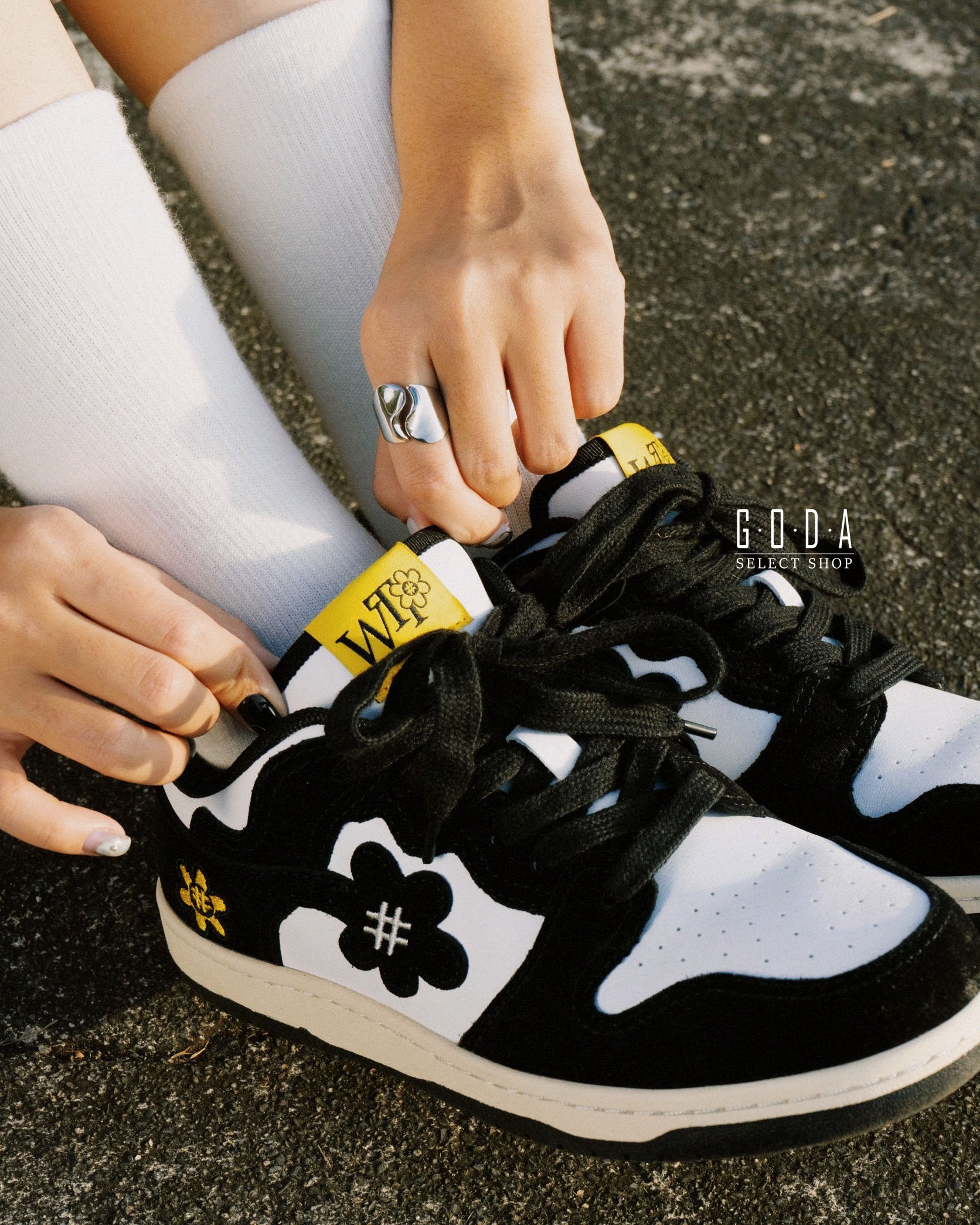 (新晉日本潮流單位) Water The Plant Wtp Mono Kicks Black White 黑白黃 花花圖案 男女尺寸