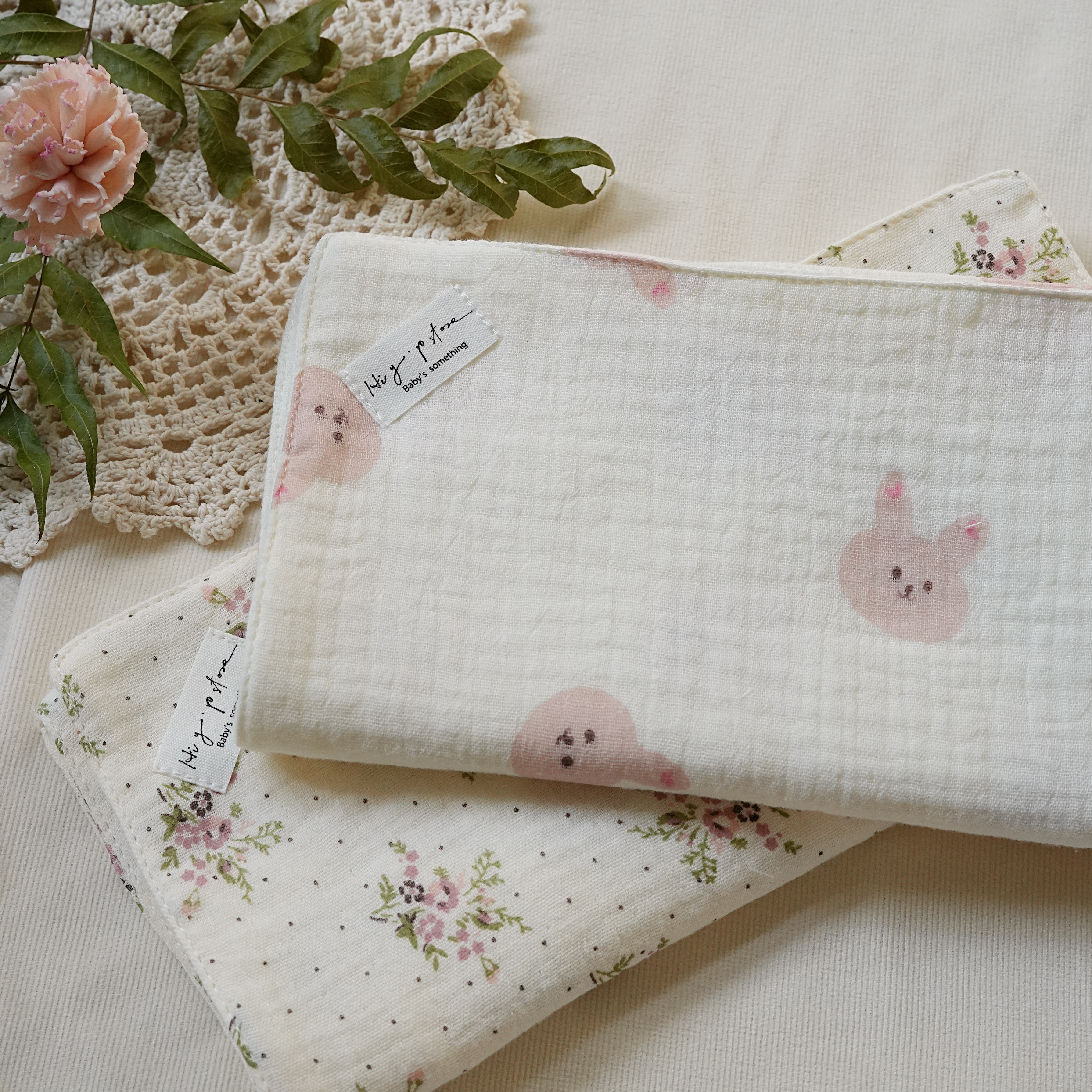 Hi Y.P store-拍嗝巾-花叢兔兔-兩件組